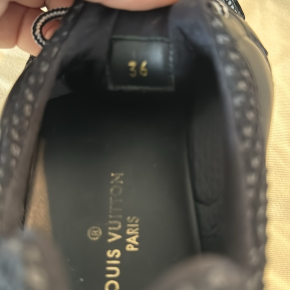 Louis Vuitton shoes Literally new shoes wore one time around the house - Picture 9 of 9